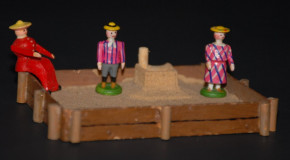 Erzgebirge miniatures * sandpit with 3 figures * L. Hiemann 1920s