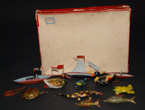 Nürnberger Hersteller * magnetische Schwimmspielzeuge * 11 Teile in Box * 1840/1860