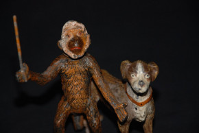 G. Heyde Dresden * Kopfwackler Figur * Affe mit Hund * um 1900