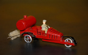 Erzgebirge miniature * Tricycle road-sweeper * twenties