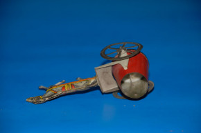 antique Penny Toy * trap * metal litho. * at 1900-1920