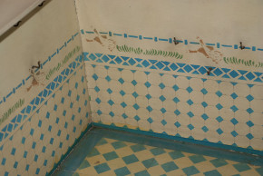 doll kitchen with store cupboard * blue-white tiles * at 1900