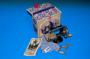 child sewing machine in box company G.M. Pfaff * at 1910-1915