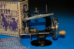 child sewing machine in box company G.M. Pfaff * at 1910-1915