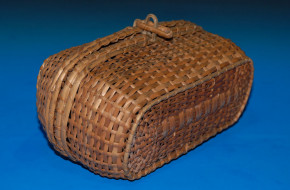 antique little carrying basket for dolls * at 1900