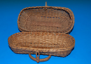 antique little carrying basket for dolls * at 1900