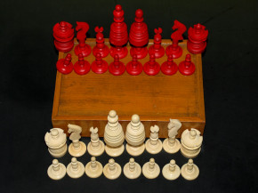 antique chess from leg turned in an original wood box * 1860-70