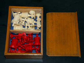 antique chess from leg turned in an original wood box * 1860-70