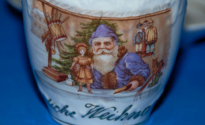 Kaffeegedeck * Weihnachtsmann Motiv mit Spielzeug * um 1900