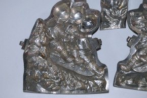 antique chocolate mold 3 louse rogues sledge driving * by 1900