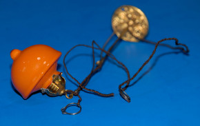 antike Puppenstuben Goldblech Lampenhalterung mit Lampe E&S