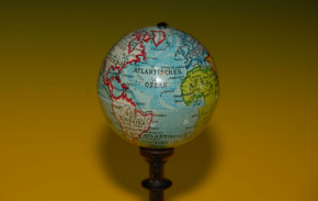 Kinder Globus * lithogr. Blech & gedrechseltes Holz * um 1920