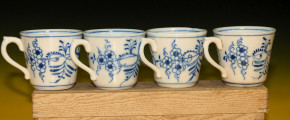 antique children or dolls coffee set * onion pattern * at 1900