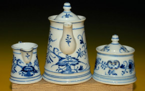 antique children or dolls coffee set * onion pattern * at 1900