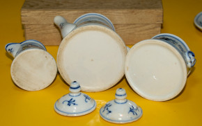 antique children or dolls coffee set * onion pattern * at 1900