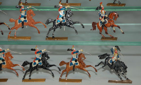 18 antike Zinnfiguren * Franz. Kavallerie im Angriff * vor 1900