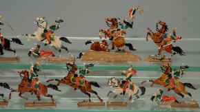 20 antique tin figures heavy cavalry in the battle in front of 1