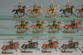 19 antique tin figures Brunswick uhlans cavalry * in front of 19