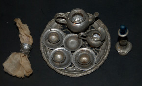 antikes Puppenstuben Zinn Tischzubehör * 13 Teile * um 1890