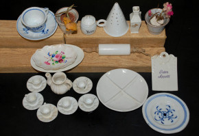 antikes Puppenküchen Porzellan Zubehör * 26 Teile * um 1900