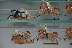 16 antike Zinnfiguren Dragoner Kavallerie kämpfend * vor 1900
