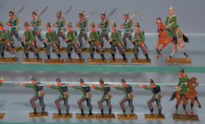 43 antique tin figures hunters infantry fighting * in front of 1
