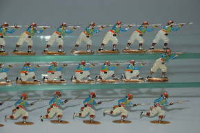 26 antike Zinnfiguren Türken o. Marokaner im Kampf * um 1880