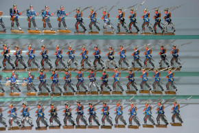 71 antike Zinnfiguren * preuss. Infanterie im Marsch * um 1880