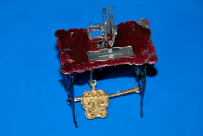 rare doll house tin sewing machine * mobile at 1870-1880